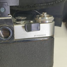 Фотоаппарат "Зенит-Е" в сумке со вспышками "Saulute" и "Unomat B24", работает "Unomat B24", СССР. Картинка 11